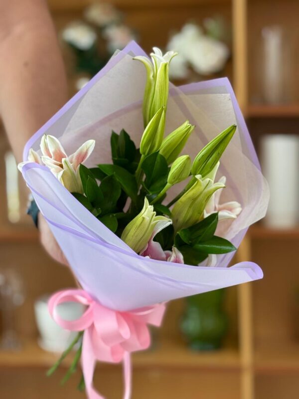 Lilies Petite