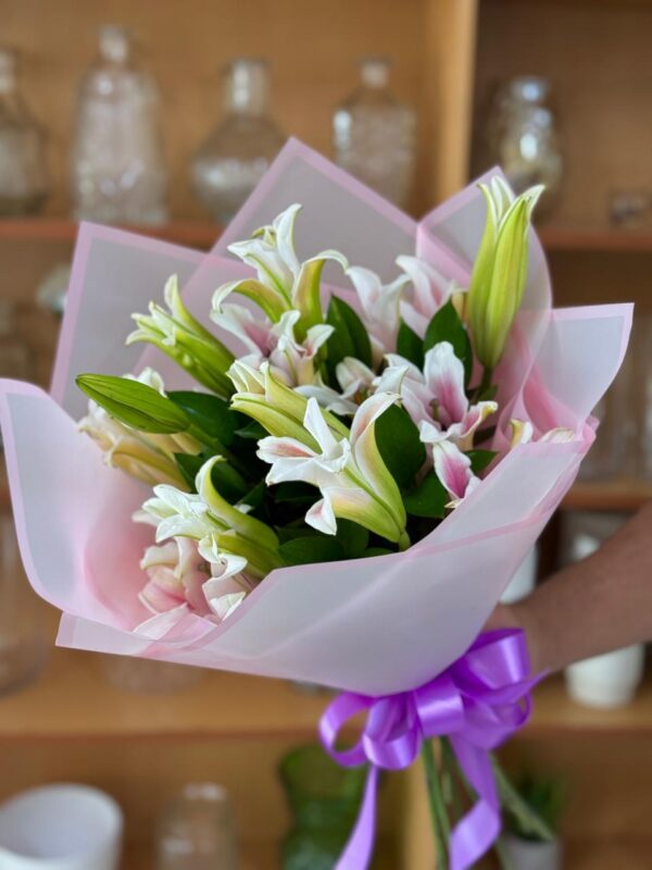 Lilies Classic